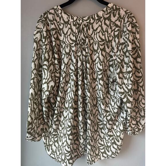 Jachs Girlfriend Women's Printed 3/4 Sleeve with Hidden Button Blouse Medium - Picture 7 of 11